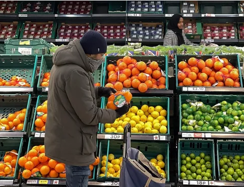 Global food prices continue to fall