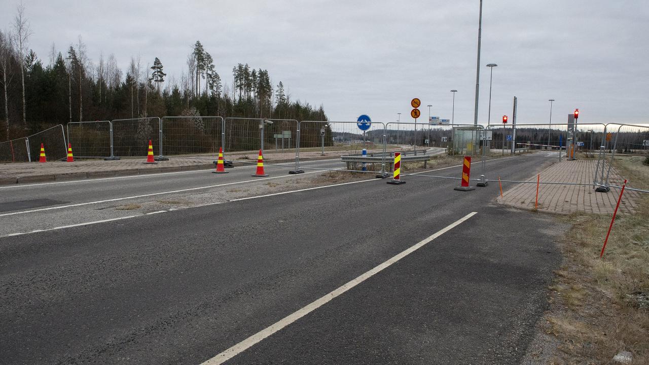 Finland indefinitely closes border crossing points with Russia