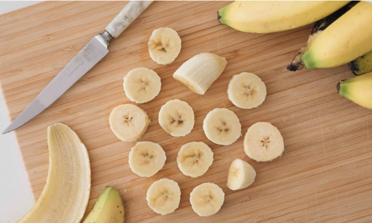 What Happens to Your Body If You Eat 2 Bananas a Day? 1