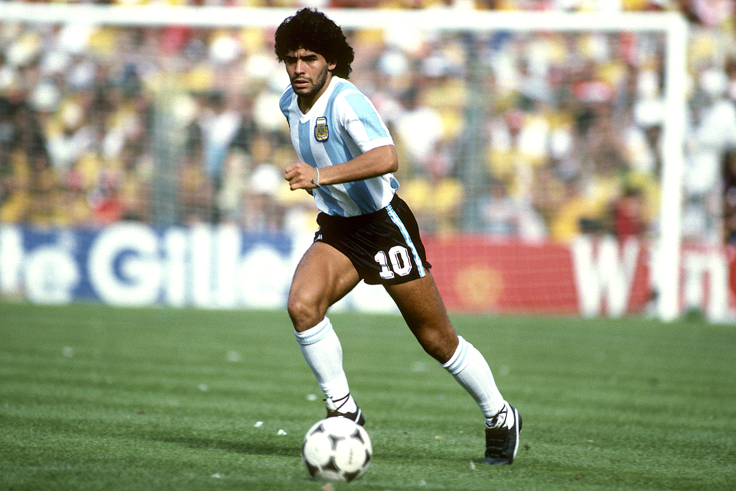 Maradona'nın efsanevi golleri