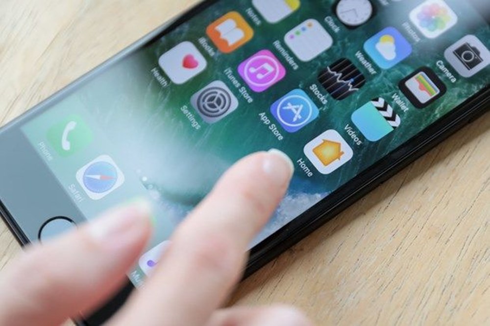 Yeni iPhone için iddia: Apple köklü değişikliğe gidecek