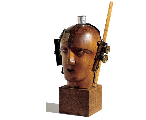 Raul Hausmann:Mekanik Kafa, 1919. Ahşap manken kafasına tutturulmuş cisimler. Paris Ulusal Modern Sanat Müzesi