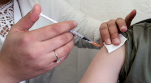 İki doz aşıdan sonra antikor düzeylerini yüzde 2 bine kadar artırıyor