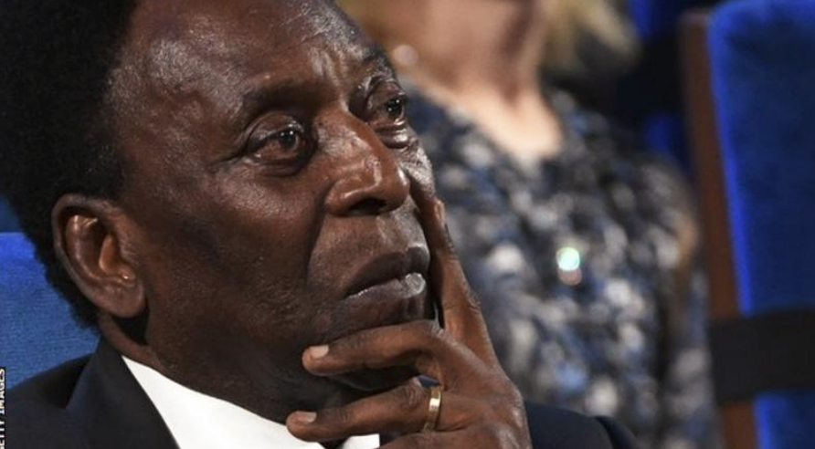 Pele: Dünya futbol efsanesi kolon kanseri nedeniyle hastaneye yattı