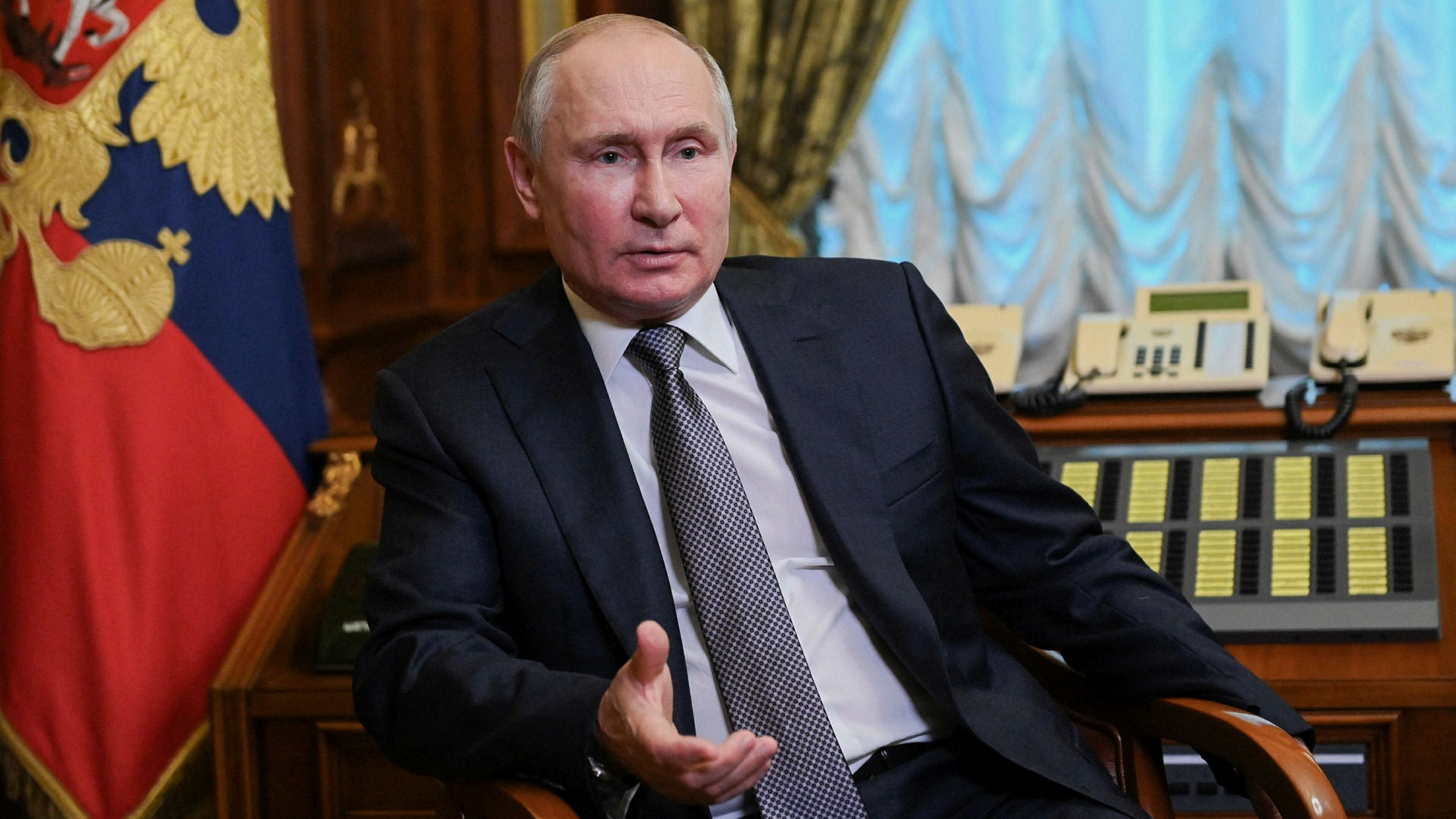 Warning from Putin to the West: We will respond militarily and technically
