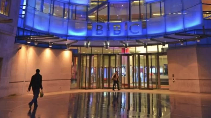 Russia block access to some news sites in Russia, including the BBC