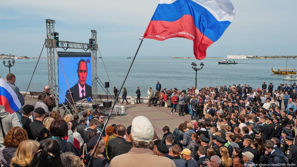 Russia threatens NATO over Crimea 1
