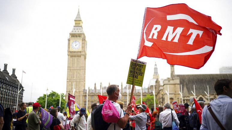 Thousands of protesters in London demand a pay rise against the cost of living 