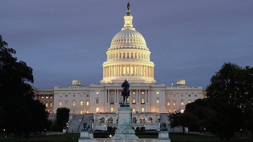 A poll indicates a close contest for control of Congress as the class divide widens.