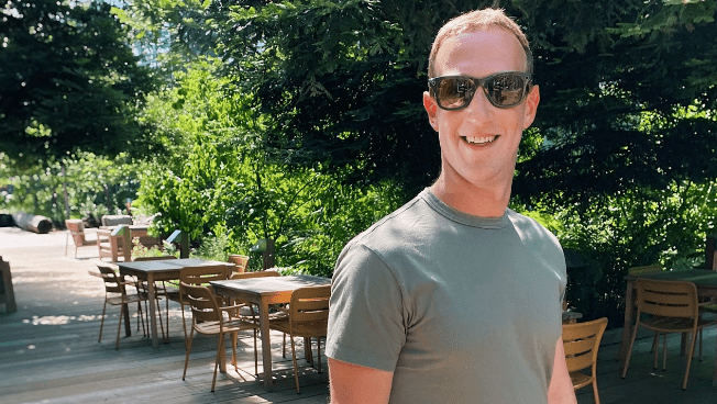 Zuckerberg pushed the limits! Send WhatsApp messages with glasses 1
