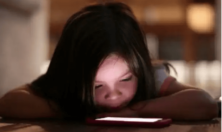 Excessive Screen Use May Cause Depression in Children