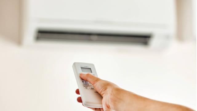 New practice in France: Shops running air conditioners will be banned from keeping their doors open