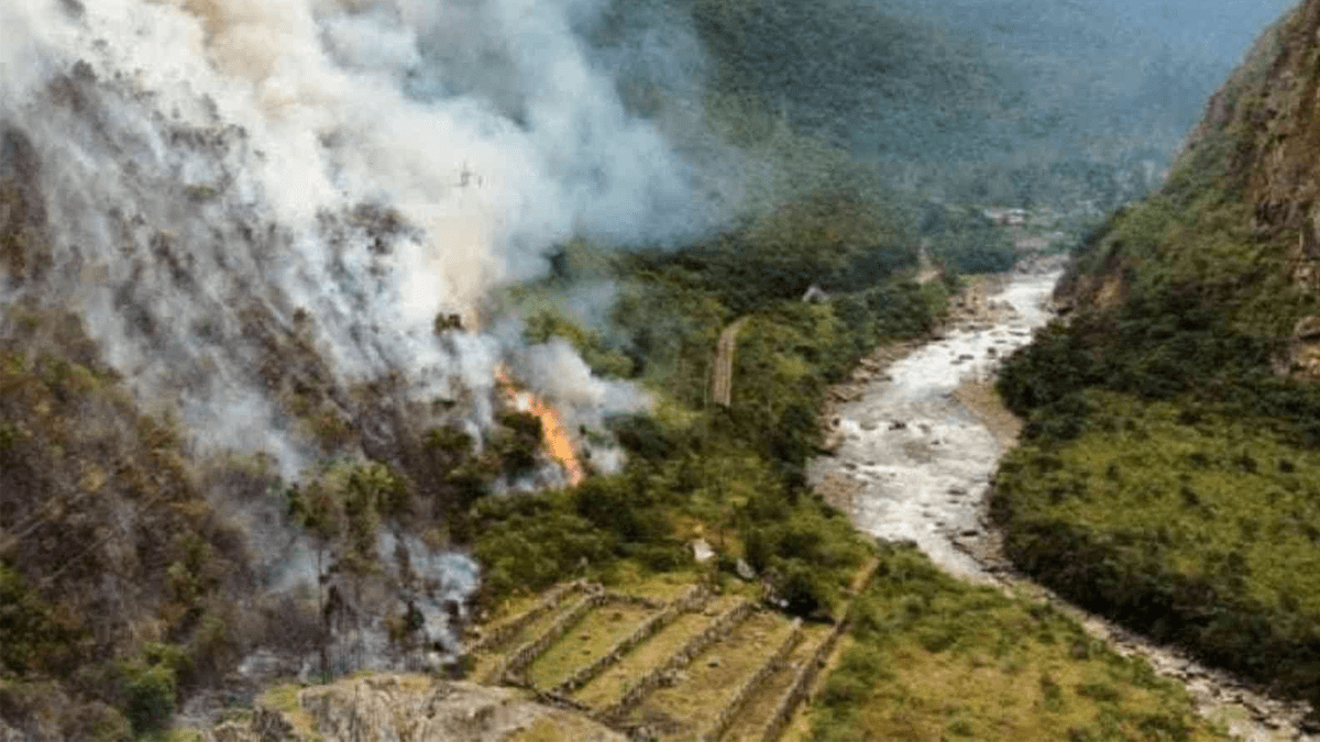 Fire panic in Machu Picchu
