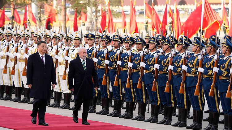 Lessons for Europe "China faces a hostile world"