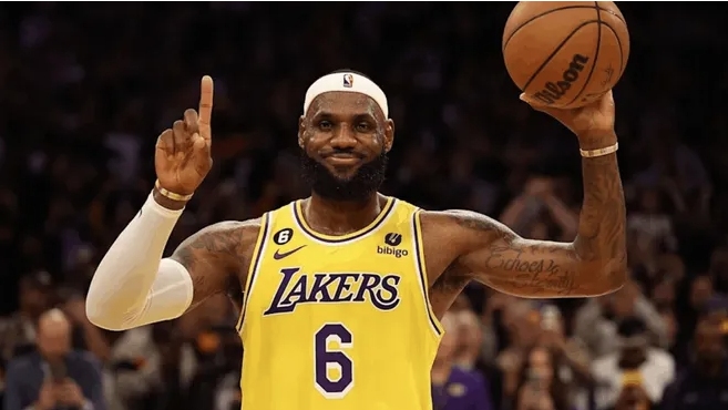 LeBron James breaks the record with 39,000 points