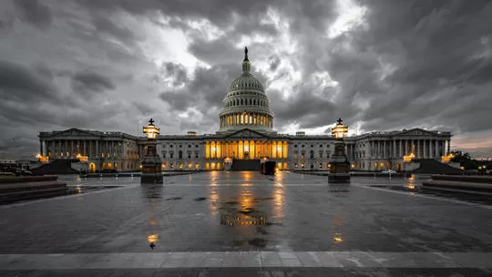 Roscongress Warns of US Debt and Budget Deficit as Major Global Economic Threats in 2024