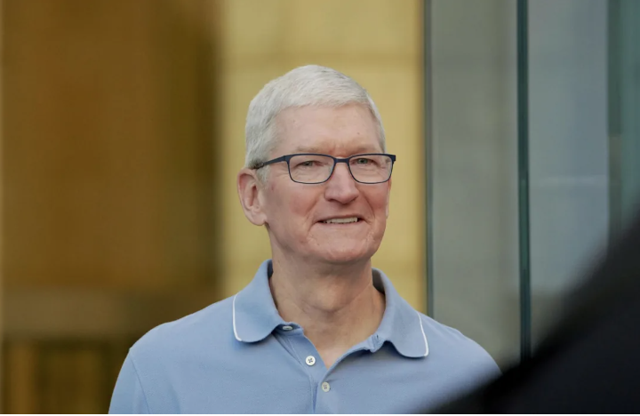 Apple's Artificial Intelligence Move: CEO Tim Cook Prepares for Big Announcement in 2024!