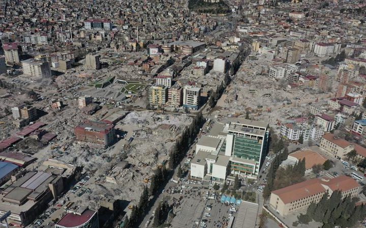 Kahramanmaraş'taki Yıkılan Binalardan Çıkarılan Çelik Kasaların Sahipleri Aranıyor