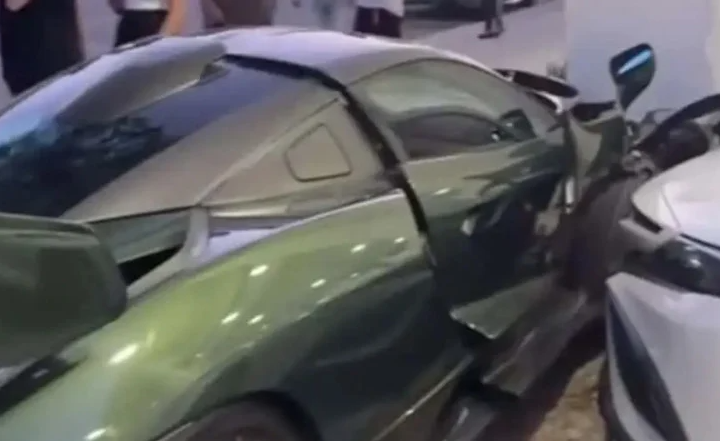 A man in America wrecked a million-dollar McLaren Senna in an attempt to show off