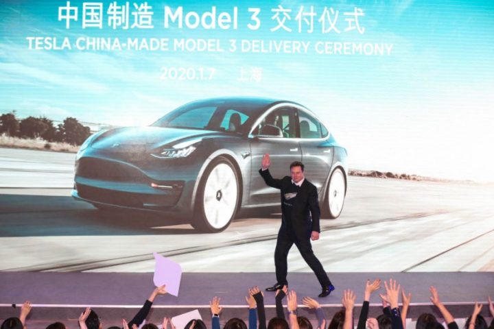 Tesla Prepares to Launch FSD in China, Musk Visits Beijing